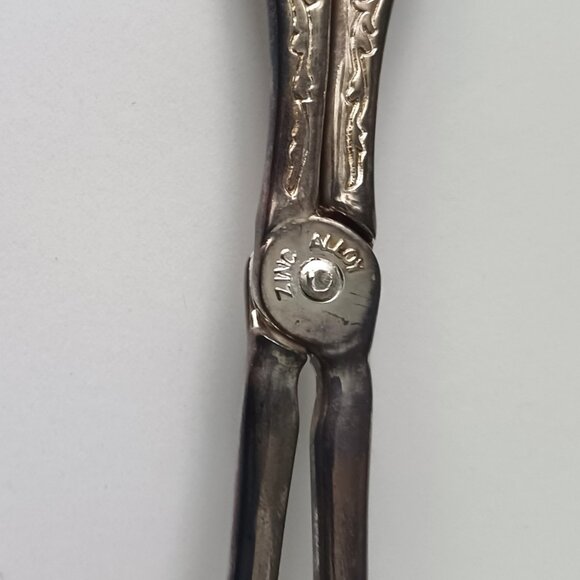 Three Vintage Silver Plated over Zinc Alloy Serving Tongs in Original Box - Picture 4 of 15